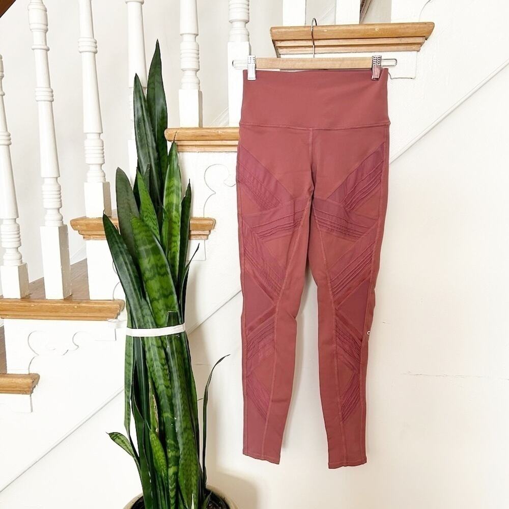 ALO Yoga Sculpted High-Rise Leggings in Dusty Rose
